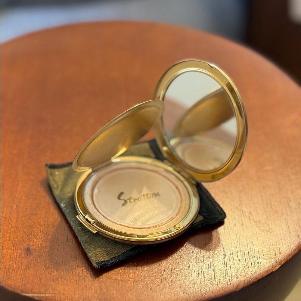 Vintage Stratton Gold Mirrored Compact with Carry Pouch